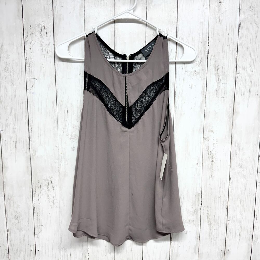 ASTR Blouse Women Size Medium Gray Black Lace Inset Scoop Neck Sleeveless Top